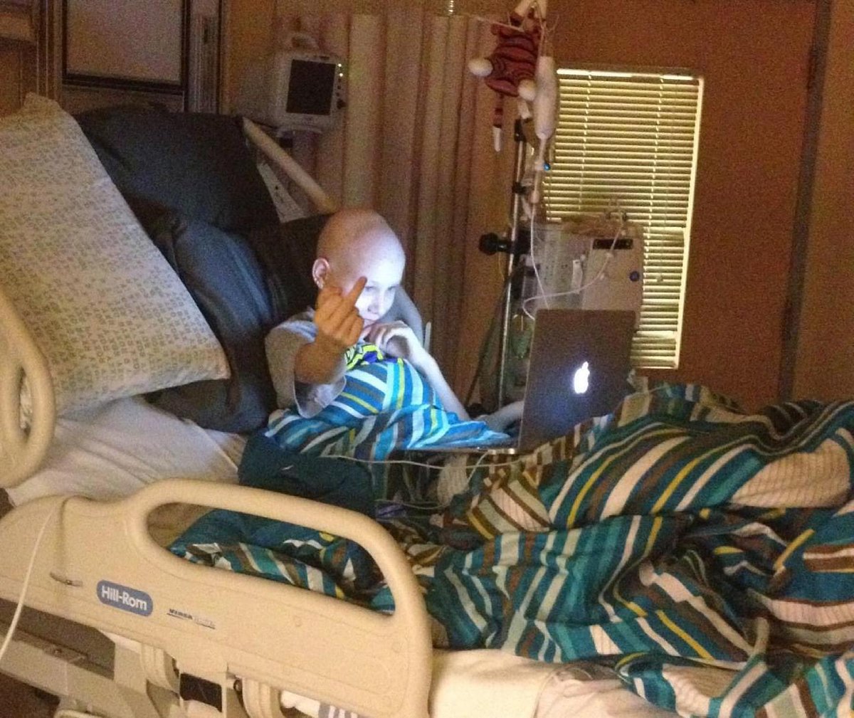 _jessicacarolyn's tweet photo. 11 years since that partial ligament tear threw the biggest curveball 💛 

July being sarcoma/bone cancer awareness month seems quite fitting. #SarcomaAwarenessMonth #Osteosarcoma https://t.co/p68YP8DWi5