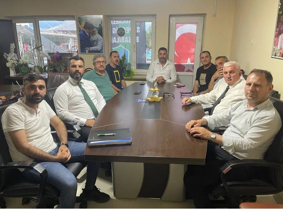GebzeGelecek's tweet photo. İl başkanımız, il yöneticilerimiz ve ilçe başkanlarımız ile haftalık toplantımızı gerçekleştirdik.
@ArabaciHasan 
@krtknemre 
@GelecekPartiTR https://t.co/COvJ3Z5wiJ