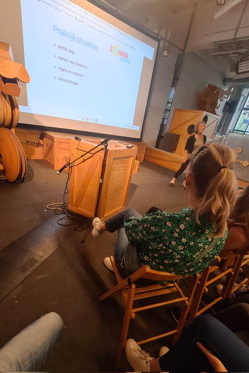 Training van de 63 (!) begeleiders, die aan de slag gaan in de #zomerschool040.

600 kinderen bieden we een informele leeromgeving met taal, creativiteit, techniek, cultuur en sport.

Als Ontdekfabriek voeren we dit project voor de achtste keer uit in opdracht van <a href="/gem_Eindhoven/">gemeente Eindhoven</a>