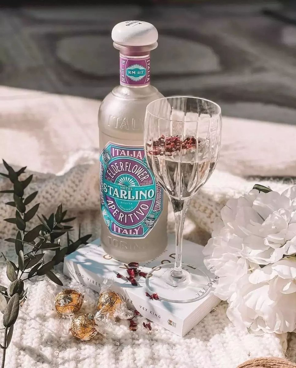 Aromatic fruits and herbs from Italy straight to you, Starlino Elderflower is the perfect summer aperitif 🌸