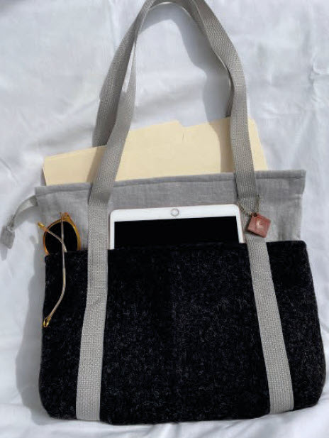 Smart_Retailer's tweet image. 𝗣𝗿𝗼𝗱𝘂𝗰𝘁 𝗼𝗳 𝘁𝗵𝗲 𝗗𝗮𝘆
𝗛𝗲𝗮𝗿𝘁𝗳𝗲𝗹𝘁 𝗔𝗹𝗽𝗮𝗰𝗮 𝗖𝗿𝗲𝗮𝘁𝗶𝗼𝗻𝘀
Felted Alpaca product handmade in the Heartland from US alpaca fiver. Insoles, hot pads, coasters, dryer balls, throws &amp;amp; tote bags!
rfr.bz/t6ejmur
 #giftshop #gifts #giftideas #giftstore