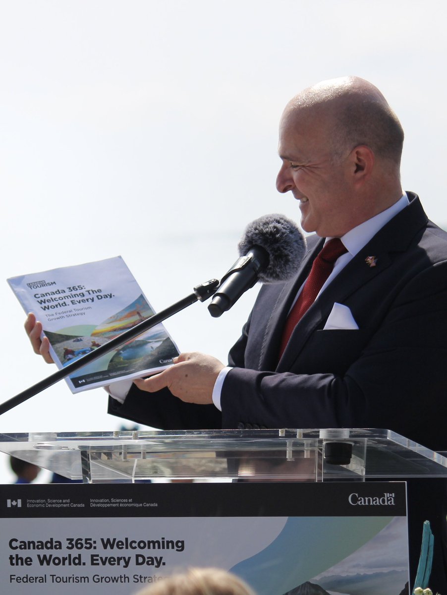 R_Boissonnault's tweet photo. Canada has what the world wants, and we look forward to welcoming visitors, 365 days a year — And Niagara is our very first stop to launch the strategy! https://t.co/yPo72cqNgL