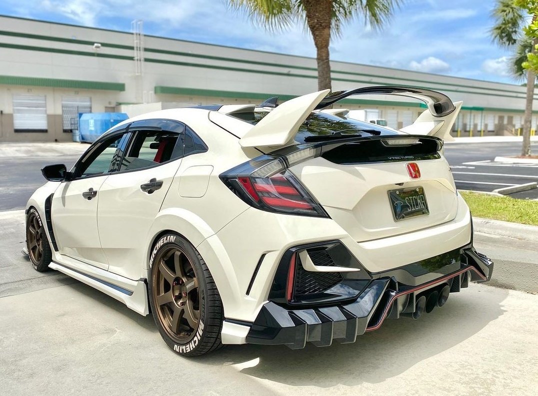 autoass's tweet photo. Honda Civic Type-R https://t.co/vcdLbIw5Di