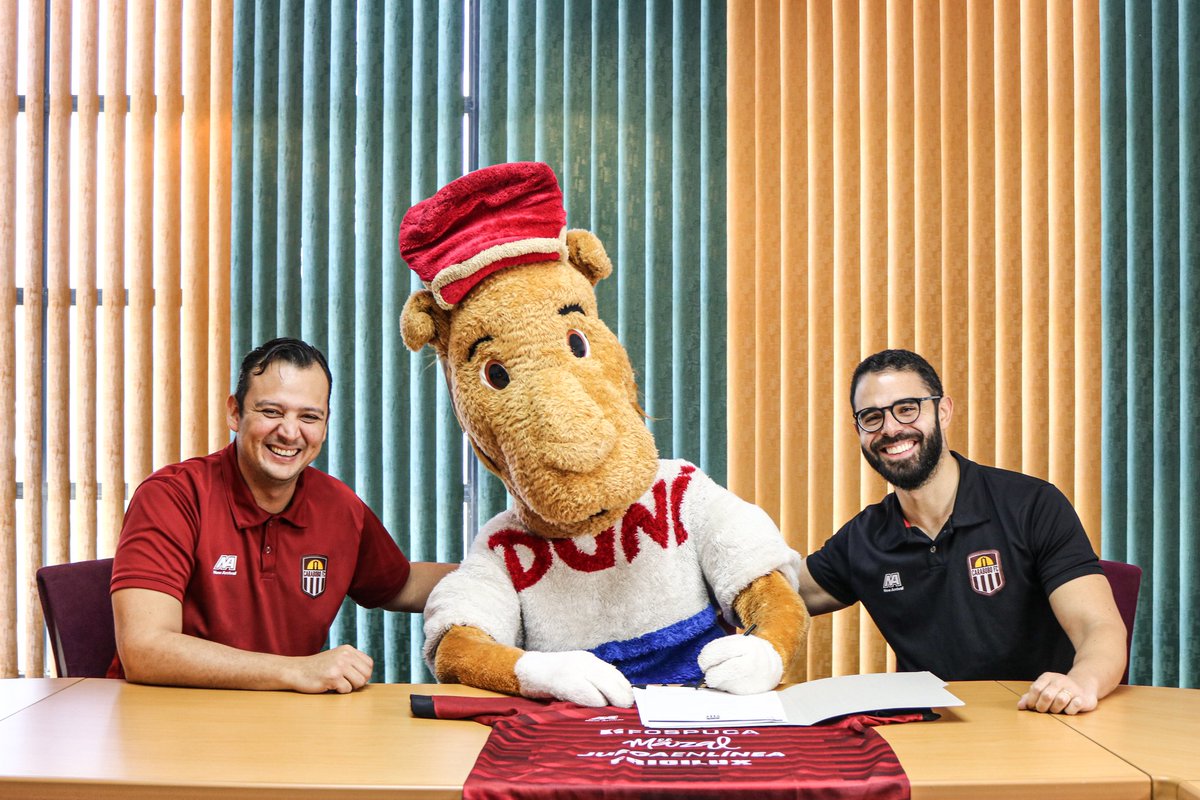 El <a href="/Carabobo_FC/">Carabobo Fútbol Club</a> acaba de anunciar a su nuevo fichaje: "Duni". 🐪

Un camello que ahora será su mascota oficial como parte del convenio con <a href="/Parquedunas/">PARQUE DUNAS</a>
