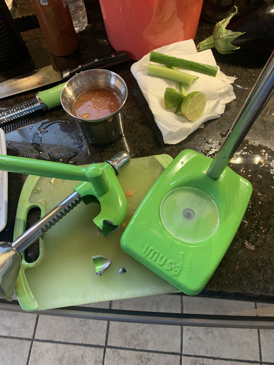 mstamidis's tweet image. ⁦⁦@IMUSAUSA⁩ hey, Imusa my citrus press had the head literally break off while trying to squeeze a grapefruit. Is this completely toast? Can I get another head? Thanks.