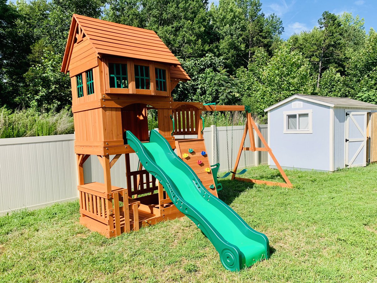 eldarsevenstar's tweet photo. Y’all, I know it’s not #TMNT related, but I finally finished building my kid’s play set. OMG. It’s done. Still have to anchor it, still have to put sealant on, but it’s BUILT. It even has bay windows. #IAmExhausted #HotAsHellOutside #EpicPlayset https://t.co/zu1NktZot3
