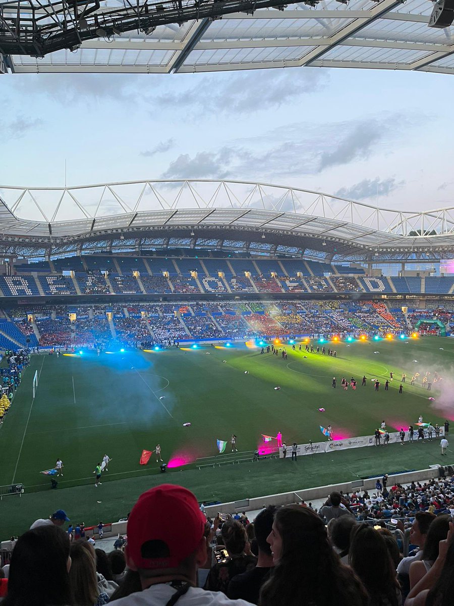 StaceyTwits's tweet photo. @rcmercado @MercadoBrennan @donosticup @RealSociedadEN Opening Ceremony pic! https://t.co/4c4lb173v2