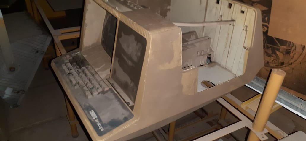 nwolovick's tweet photo. Trabajo conjunto con @gfarias_MundoD.
Gustavo encontró el panel frontal de la PDP-8e y una terminal DECscope que eran parte del cartel luminoso #AUTOTROL del Estadio Chateau Carreras (actual Mario Alberto Kempes).
#MomentoIndianaJones https://t.co/7gAP2n4R2y