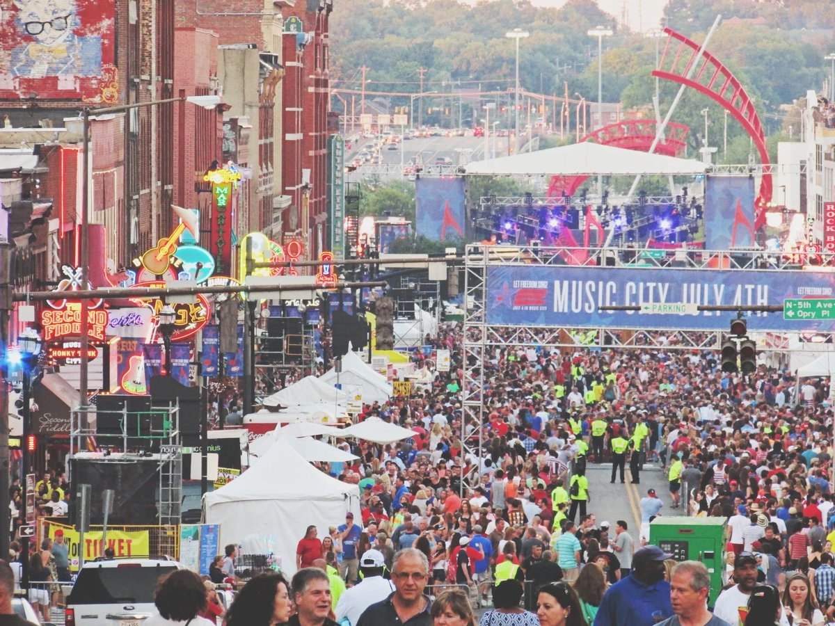 Happy July 4th! 🇺🇸#downtownnashville 
#HappyIndependenceDay 
#NashvilleJuly4th #MusicCity 🎶 #LetFreedomSing #musicevents