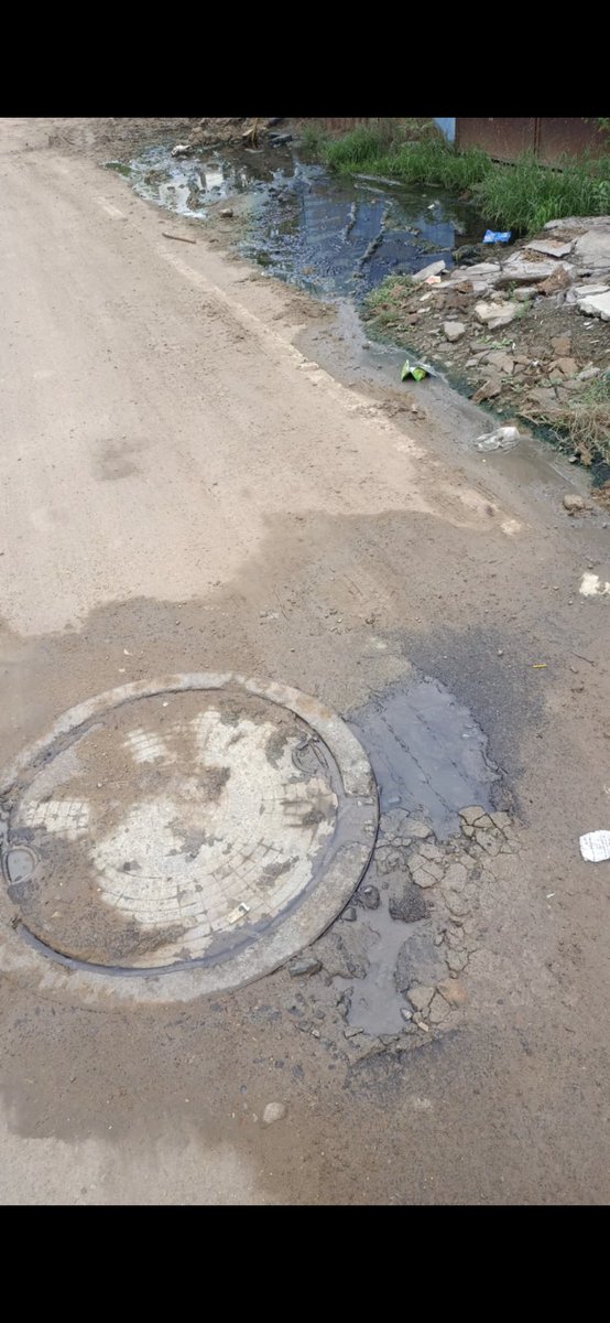 prabucan's tweet photo. @CHN_Metro_Water @KN_NEHRU 
Please have this UGSS leakage problem rectified at 12th street, Srinivasa nagar, Madipakkam. It has become a hindrance for people to commute via this street. Complaint number: 230628142698 #sewageleakage #chennaimetro https://t.co/W83FW7BbT3