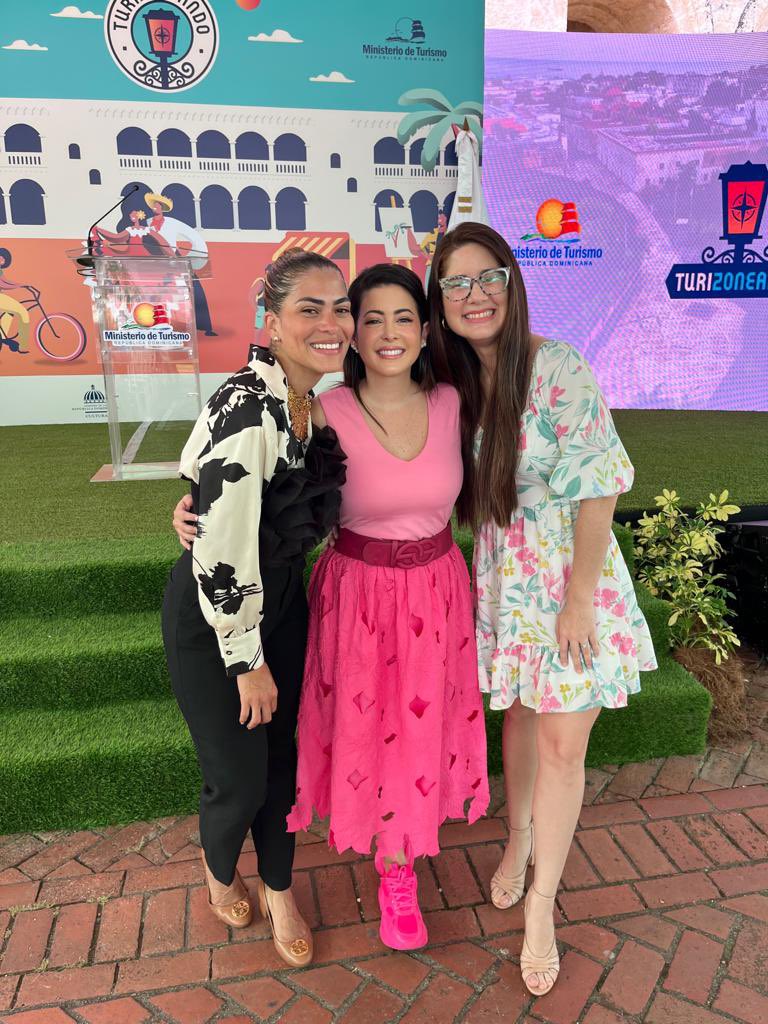 Chuliisimas! todas las actividades que se estarán celebrando cada sab y dom en la zona para toda la familia 🙌🏻
Chequea los puntos turísticos, ofertas gastrónomicas y la agenda completa en 📲 mitur.gob.do/turizoneando 
Ponte a TURIZONEAR tu también 🇩🇴
#Turizoneando2023 #TurismoRd