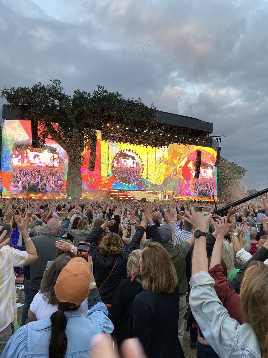 stevo600's tweet photo. @GaryBarlow @BSTHydePark https://t.co/VZc2aCDyhY