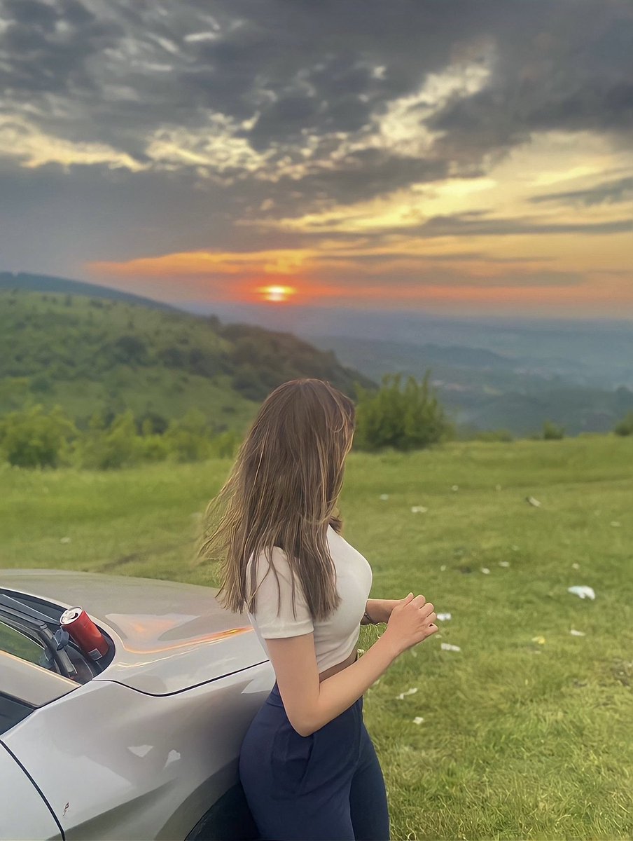 the_olla's tweet photo. Sunsets https://t.co/Og6Id2kuyQ