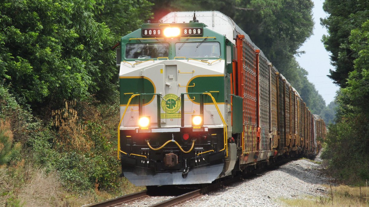 otakutransport's tweet photo. 7/4/23 NS 8099 the Southern Heritage Unit leads NS 231. Happy Fourth of July πΊπΈ #NorfolkSouthern #NS8099 #SouthernRailway #railfanning #trains #freighttrains #HeritageUnit #locomotive https://t.co/xiSz7tdNKf