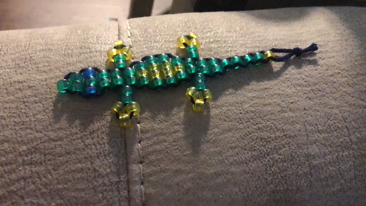 Jaimecakes3's tweet photo. Got some pony beads :) https://t.co/jBrdL97mgL