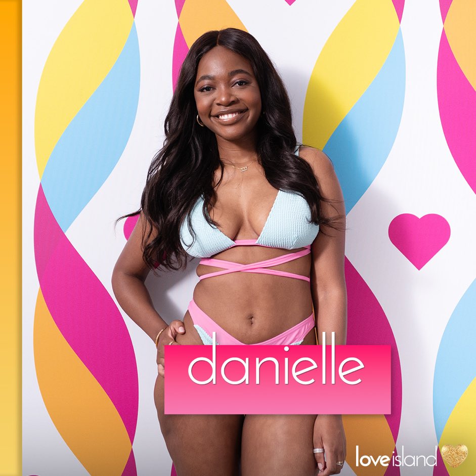 hollylftv's tweet photo. ok but where is she #LoveIsland https://t.co/1Ayn6YohT6