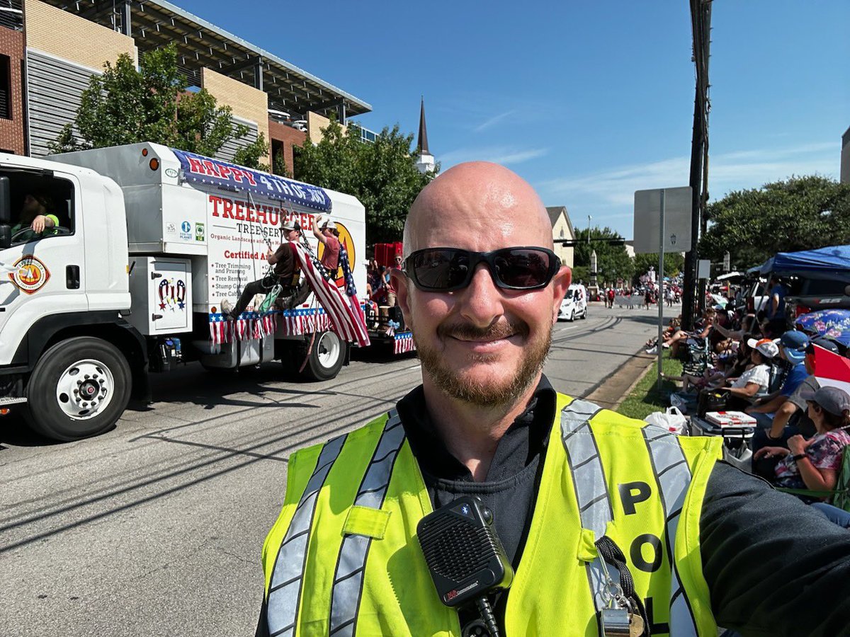 ArlingtonPD's tweet photo. Looking good @ChiefArlington! 🤠

And shout out to all the APD officers who worked and marched in the parade this morning!! 

We hope everyone had a fun time!! And we hope y’all have a safe 4th of July!! #ArlingtonTX https://t.co/rvpB88TsBy
