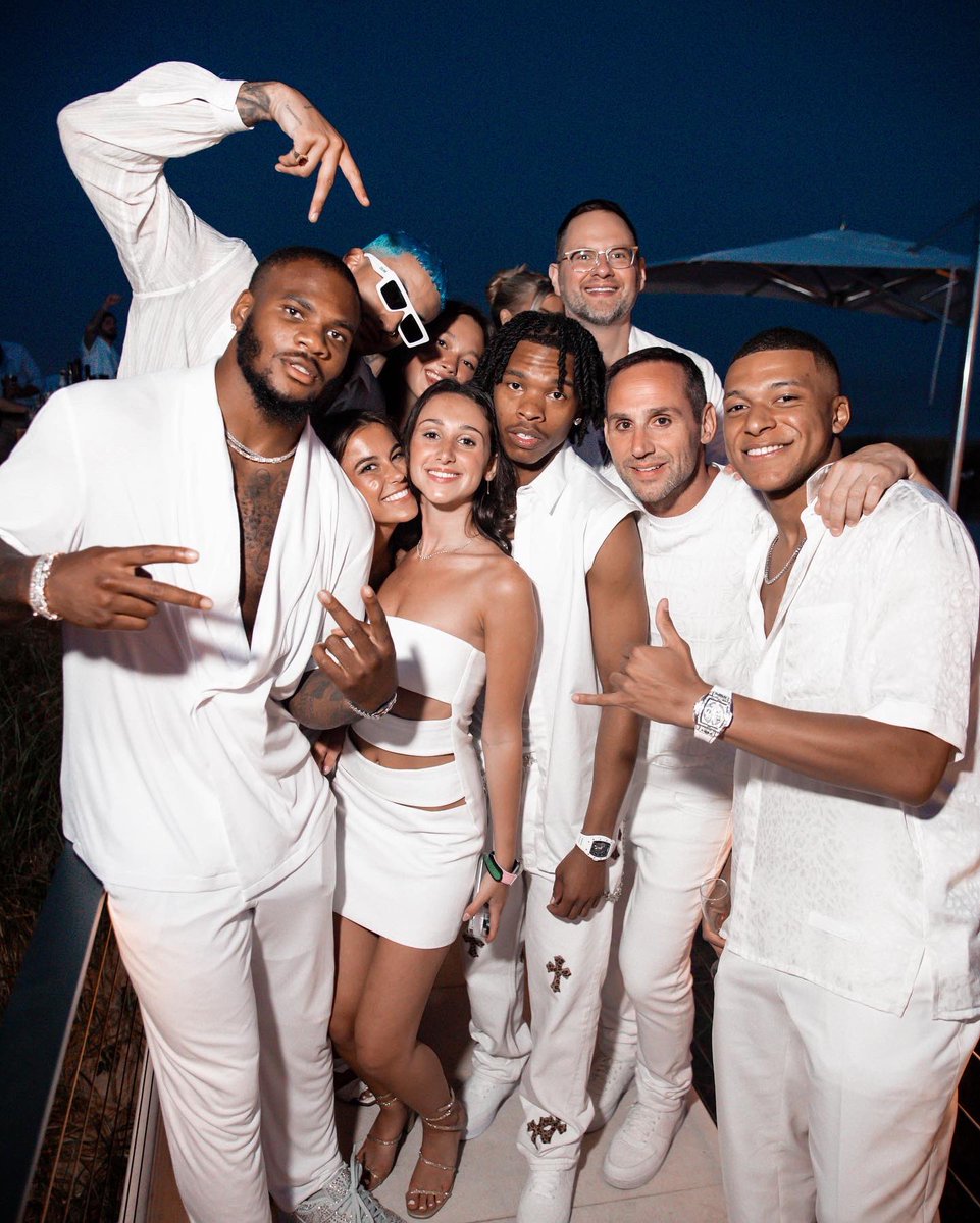 michaelrubin's tweet image. The beginning of the night vs the end 😂😂😂