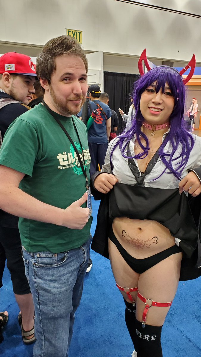 Lost_Pause_'s tweet photo. Hey @nihmune it was great meeting you. https://t.co/GZCCfO3PlO