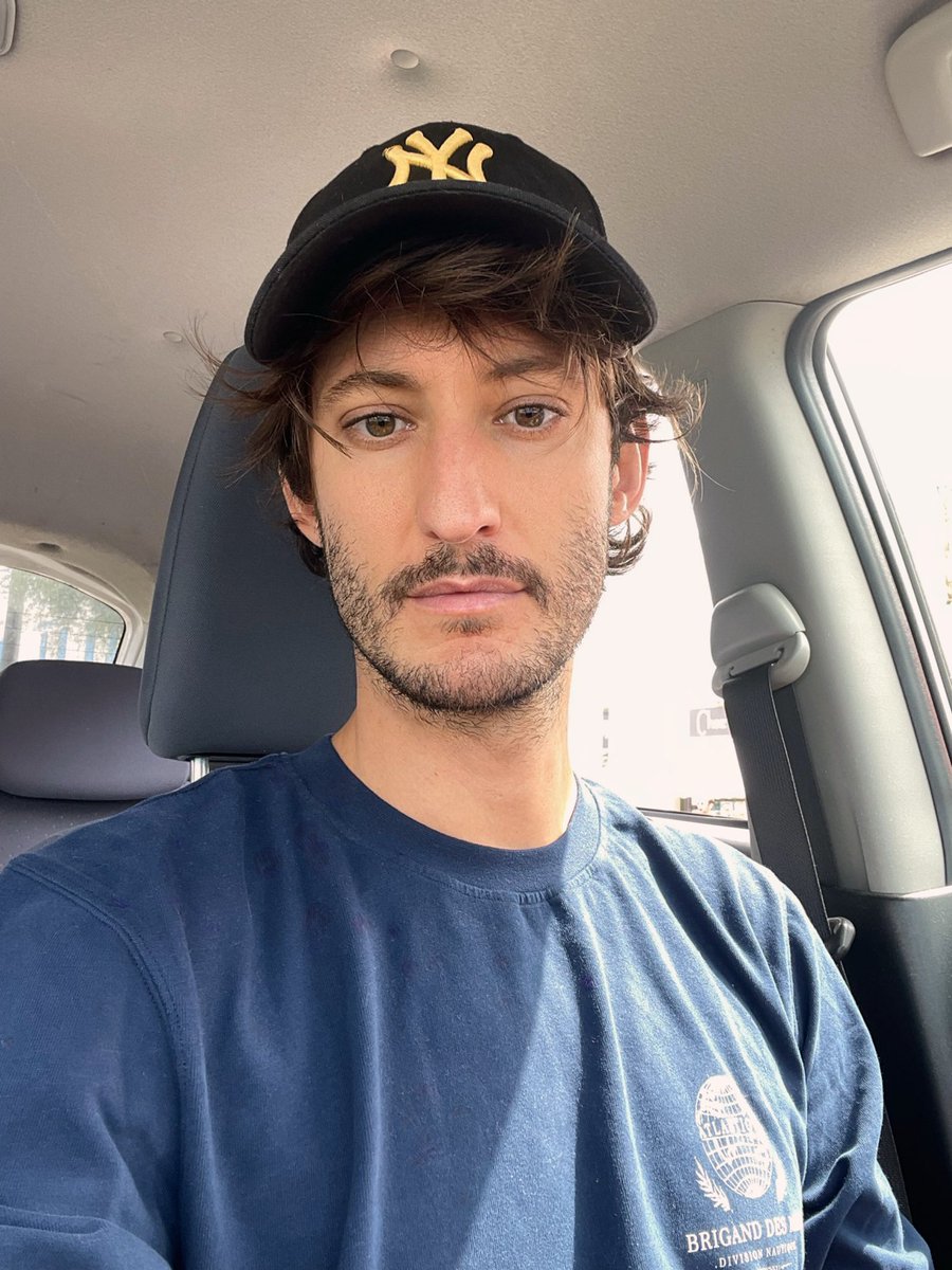 Pierre Niney tweet media