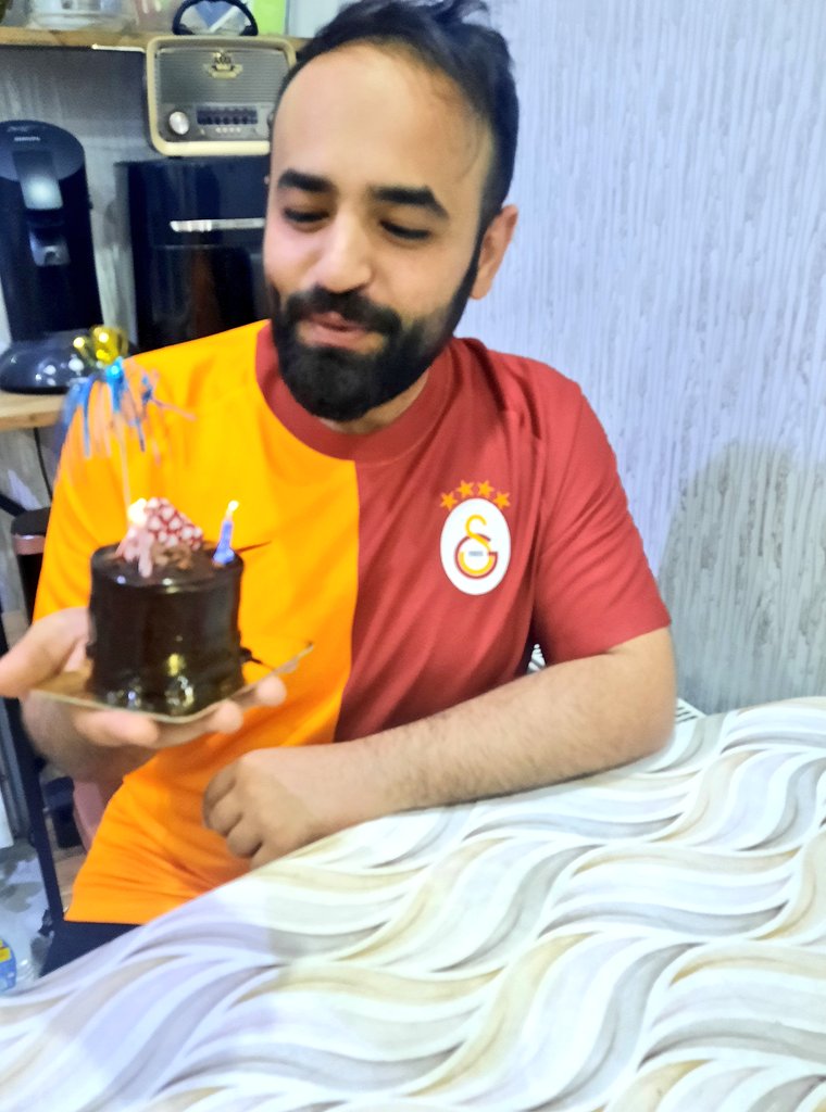 Eşimin yüzünü güldürmemi sağladığın için teşekkürler <a href="/GalatasaraySK/">Galatasaray SK</a> 💛❤