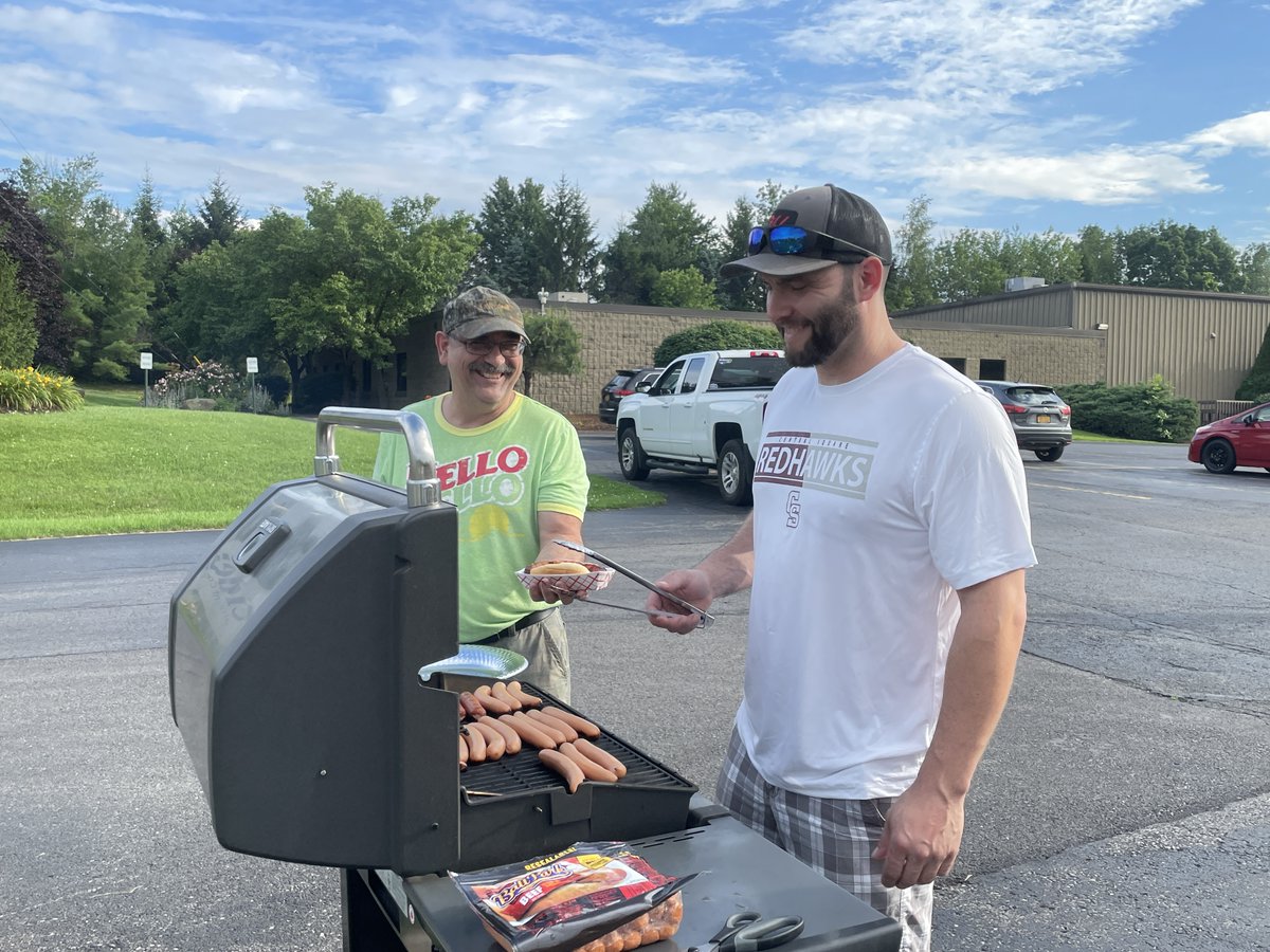 SchneiderPack's tweet photo. This 4th of July, Schneider continues our tradition of supporting the Brewerton community fireworks. Thanks to all who made our cookout a success!

Happy 4th! https://t.co/wFxu0twu3y