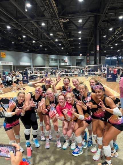 Heading into day 3 of Nationals with a 5-1 record.🏐🔥🔥🔥🔥MKE Sting 17 Black