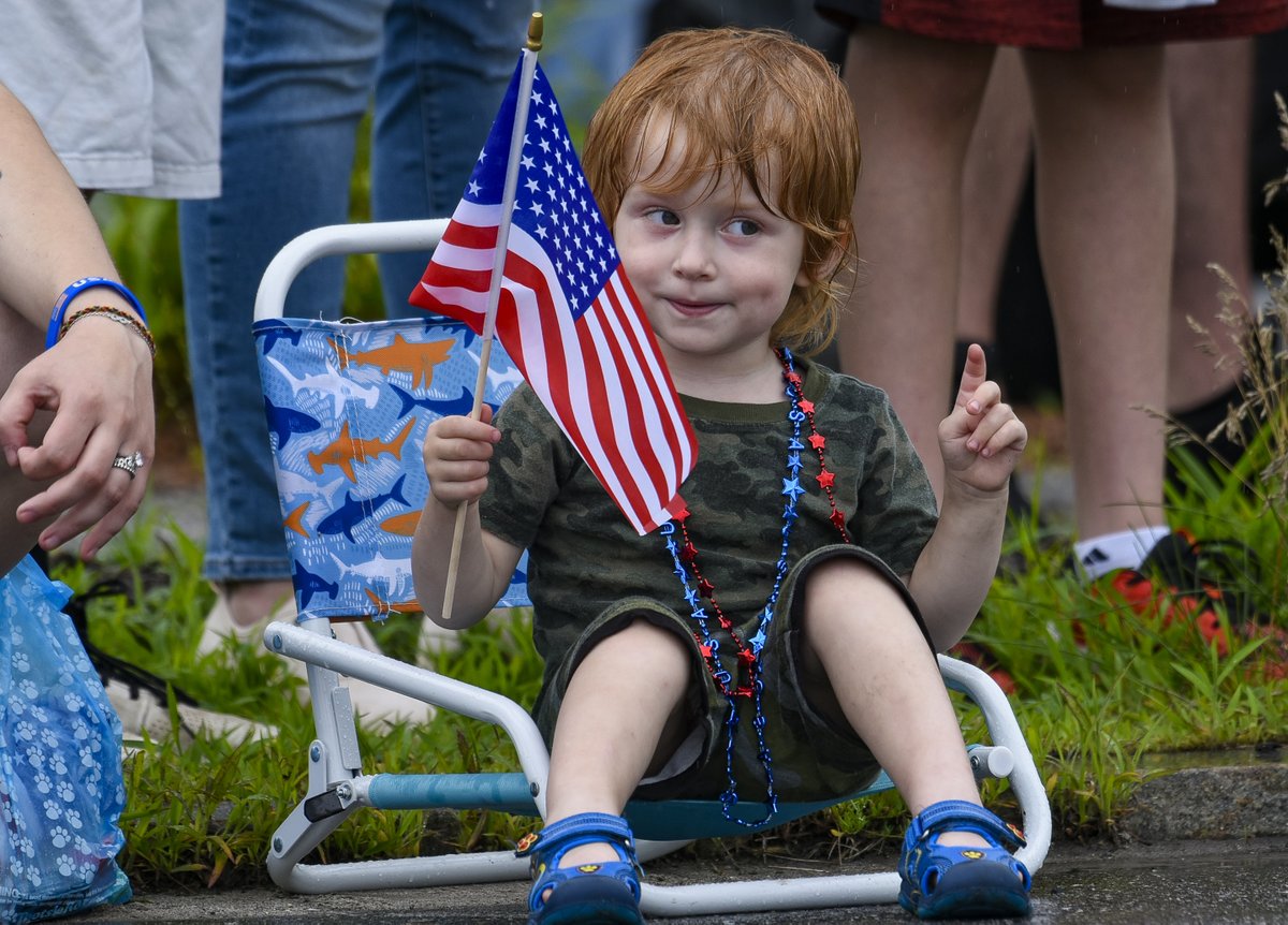 .<a href="/UnionLeader/">UnionLeader.com</a> Merrimack's 4th of July parade was a combination of celebration, politicians campaigning for president, and rain, and the rain turning heavy by the end.
