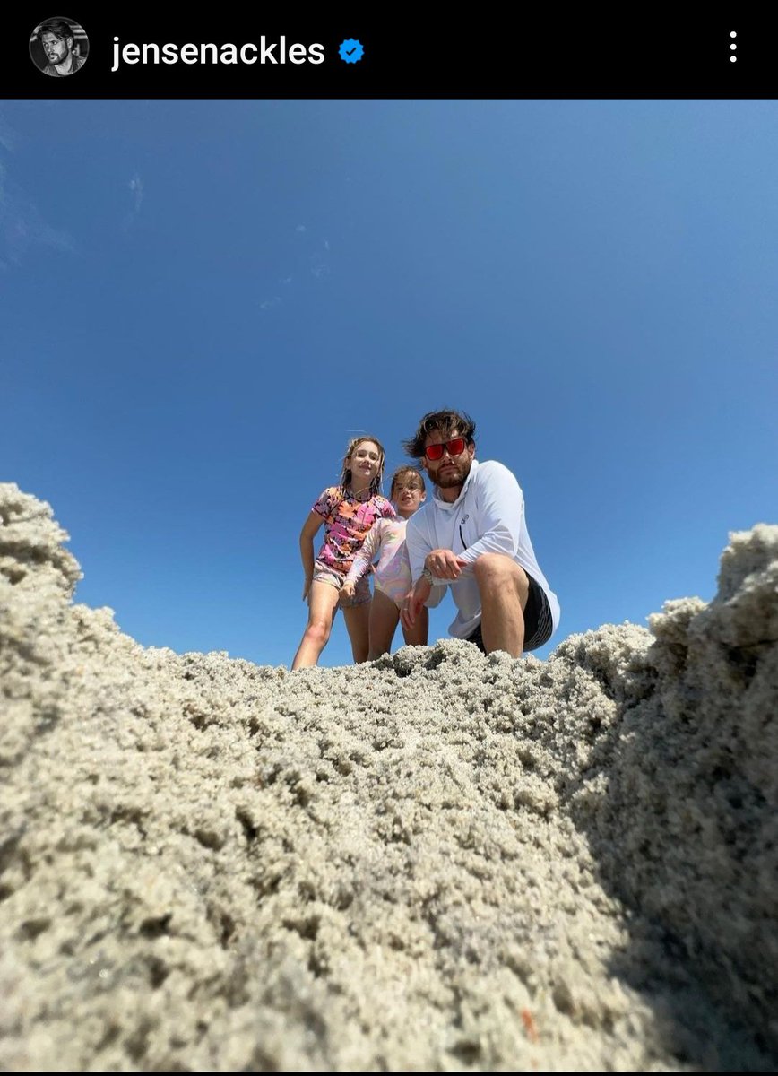 Verobinn77's tweet photo. the best role of @JensenAckles is to be the loving husband to @DanneelHarris as well as the super dad for #JJAckles #ZeppelinAckles #ArrowAckles #perfectfamily #acklesfamily https://t.co/elsfohJbRN