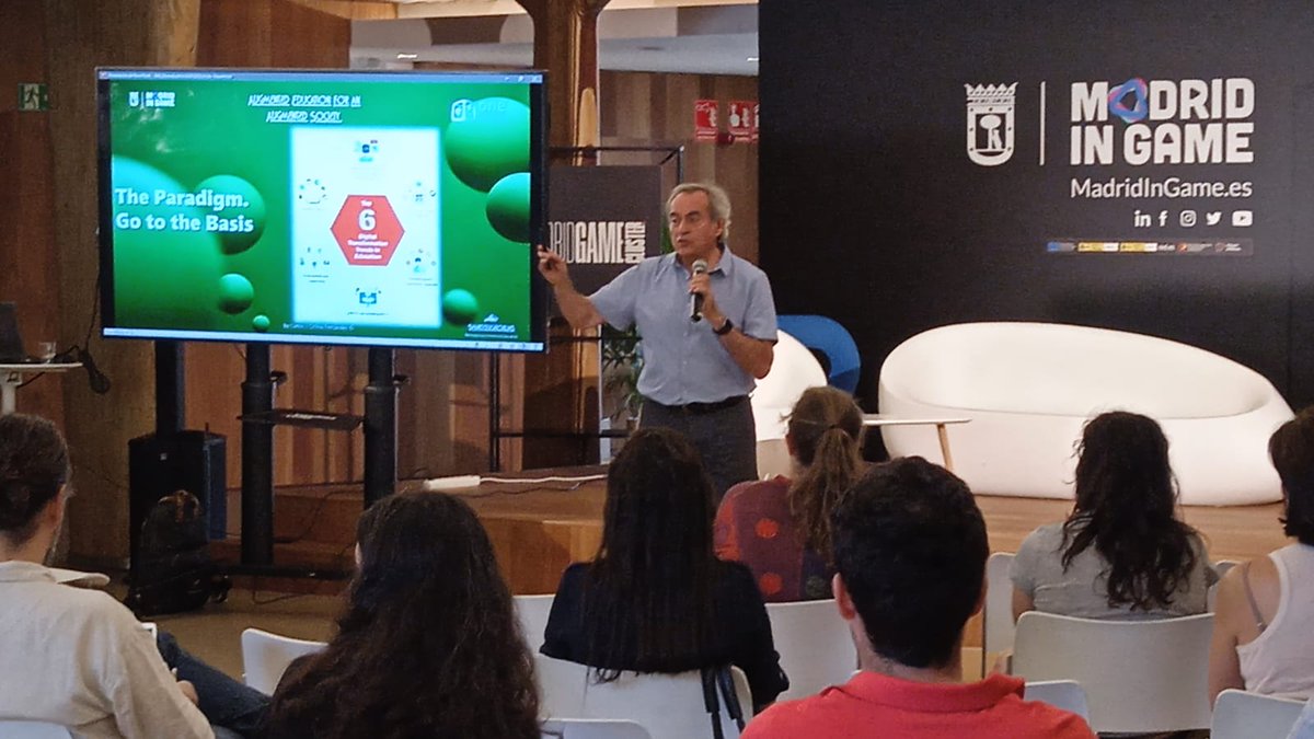 CarlosJOchoaFer's tweet photo. Today I spent a great time with teachers from different public schools from @ComunidadMadrid at @MadridinGame . Masterclass about #AugmentedEducation for #AugmentedSoceity. Tomorrow they will visit the #XRLabs. Stay in Tune https://t.co/3lvxpoKM5s
