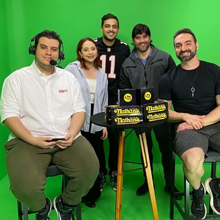 Matheus Pinheiro 💛 (@42mathias_) on Twitter photo Dia encerrado e hoje fica marcado como um dia gigante! Obrigado <a href="/CorbucciEats/">Ricardo Corbucci</a> por aceitar nosso convite, <a href="/gabrielcurygf/">Gabriel Cury</a> por comandar essa loucura, Betinho mago do áudio e Thata nossa chefa que foi doida suficiente pra aceitar minhas ideias hahaha feliz 04 de julho #HotDogNaESPN Dia encerrado e hoje fica marcado como um dia gigante! Obrigado <a href="/CorbucciEats/">Ricardo Corbucci</a> por aceitar nosso convite, <a href="/gabrielcurygf/">Gabriel Cury</a> por comandar essa loucura, Betinho mago do áudio e Thata nossa chefa que foi doida suficiente pra aceitar minhas ideias hahaha feliz 04 de julho #HotDogNaESPN