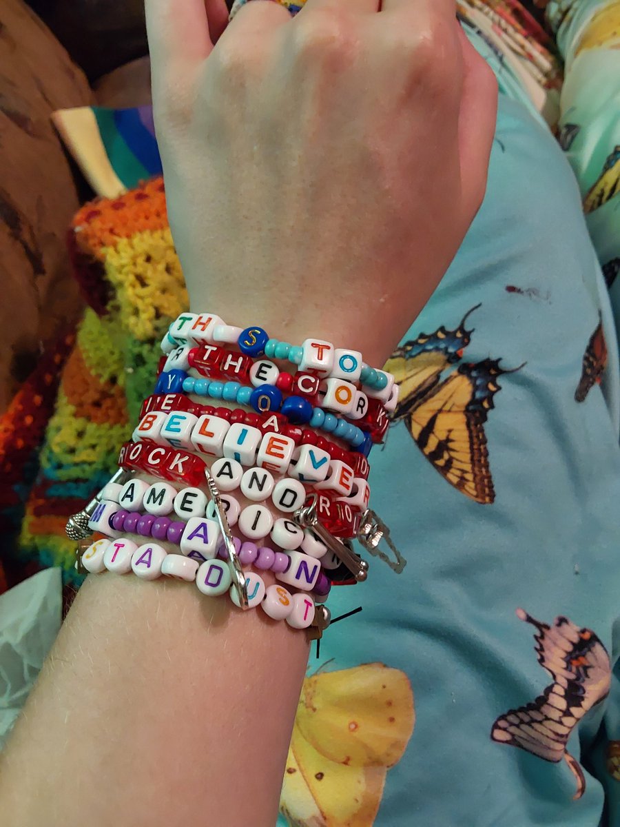 birdgirl1772's tweet photo. My bracelets for the concert are done! Just have to wait for the rest of my supplies to come in so I can make the rest of the bracelets to pass out when I get there! #fobcharlotte #myfirstconcert #fobtwt https://t.co/cCoMRHn62Q