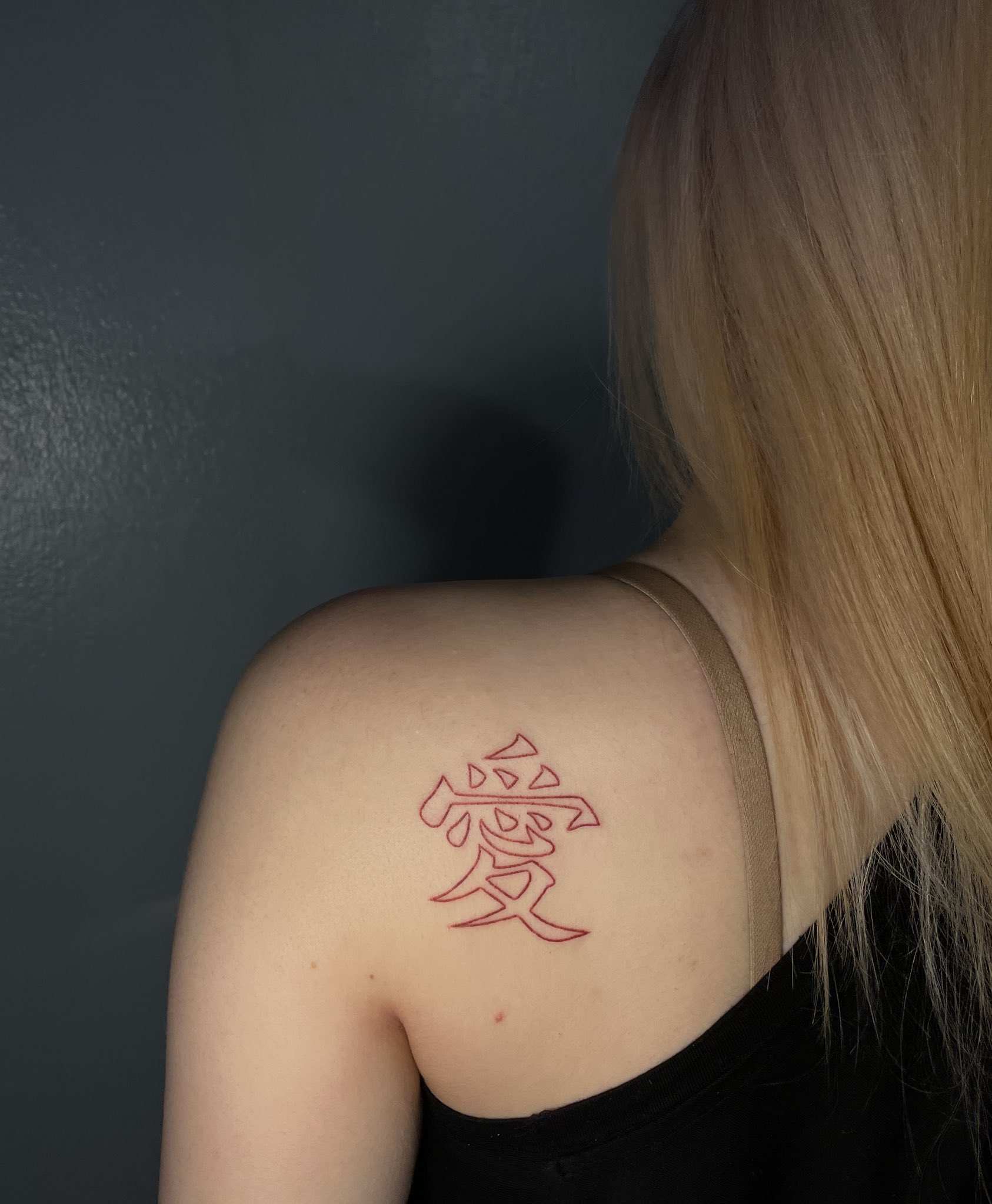 Kanji amor tatuagem Gaara. em 2023