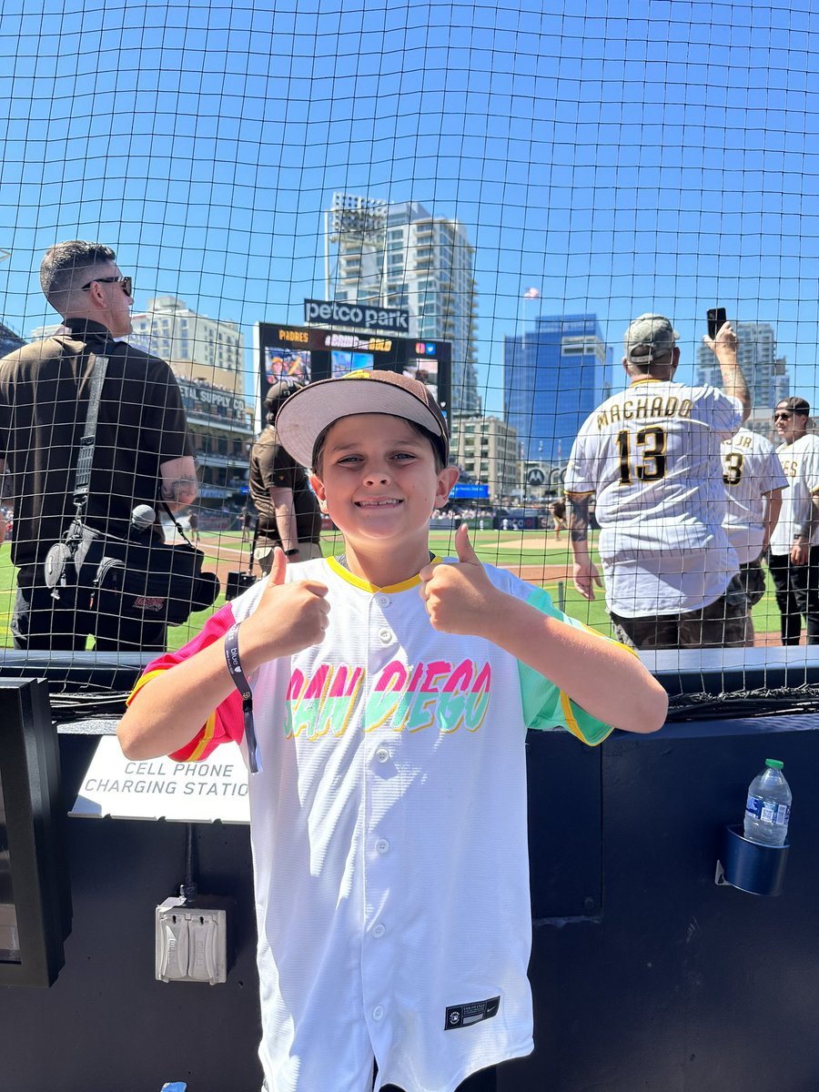 MrJeffHoward's tweet photo. @Padres #BringTheGold https://t.co/gvWbCbHZlD