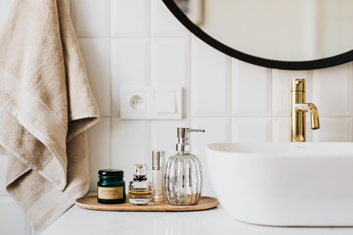 Thinking of a bathroom makeover? 

Here are a few tips from to consider before renovating your bathroom 🛁 realtor.ca/blog/experts-s…