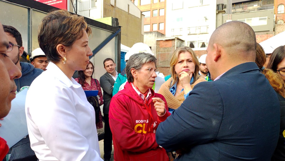 DecanoIng's tweet photo. En la Facultad de Ingeniería de la @universidaddistrital, recibimos la Dra. @claudialopezcl en visita de verificación de adecuaciones del edificio administrativo y avance de la obra del Nuevo edificio de Laboratorios e Investigación de la Facultad de Ingeniería
@ingenieriaud https://t.co/ckqdw1pSAe