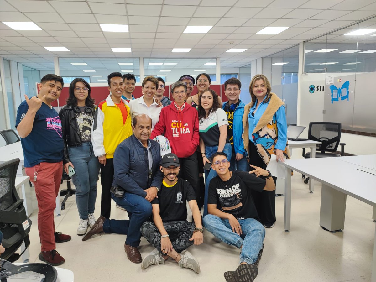 DecanoIng's tweet photo. En la Facultad de Ingeniería de la @universidaddistrital, recibimos la Dra. @claudialopezcl en visita de verificación de adecuaciones del edificio administrativo y avance de la obra del Nuevo edificio de Laboratorios e Investigación de la Facultad de Ingeniería
@ingenieriaud https://t.co/ckqdw1pSAe