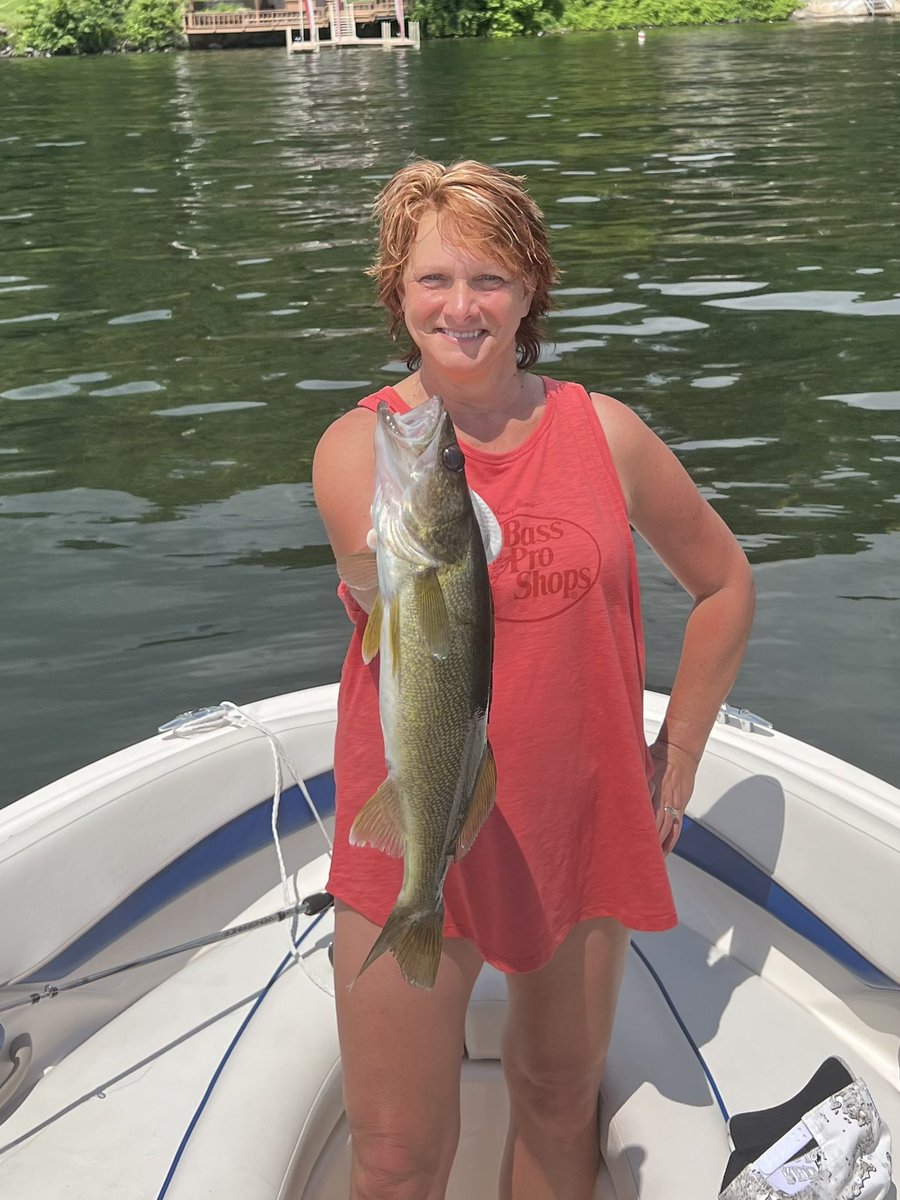 AnnMgajgirl's tweet image. And more festivities #lakelife #paradeofboats #bassfishin #jusrelaxin