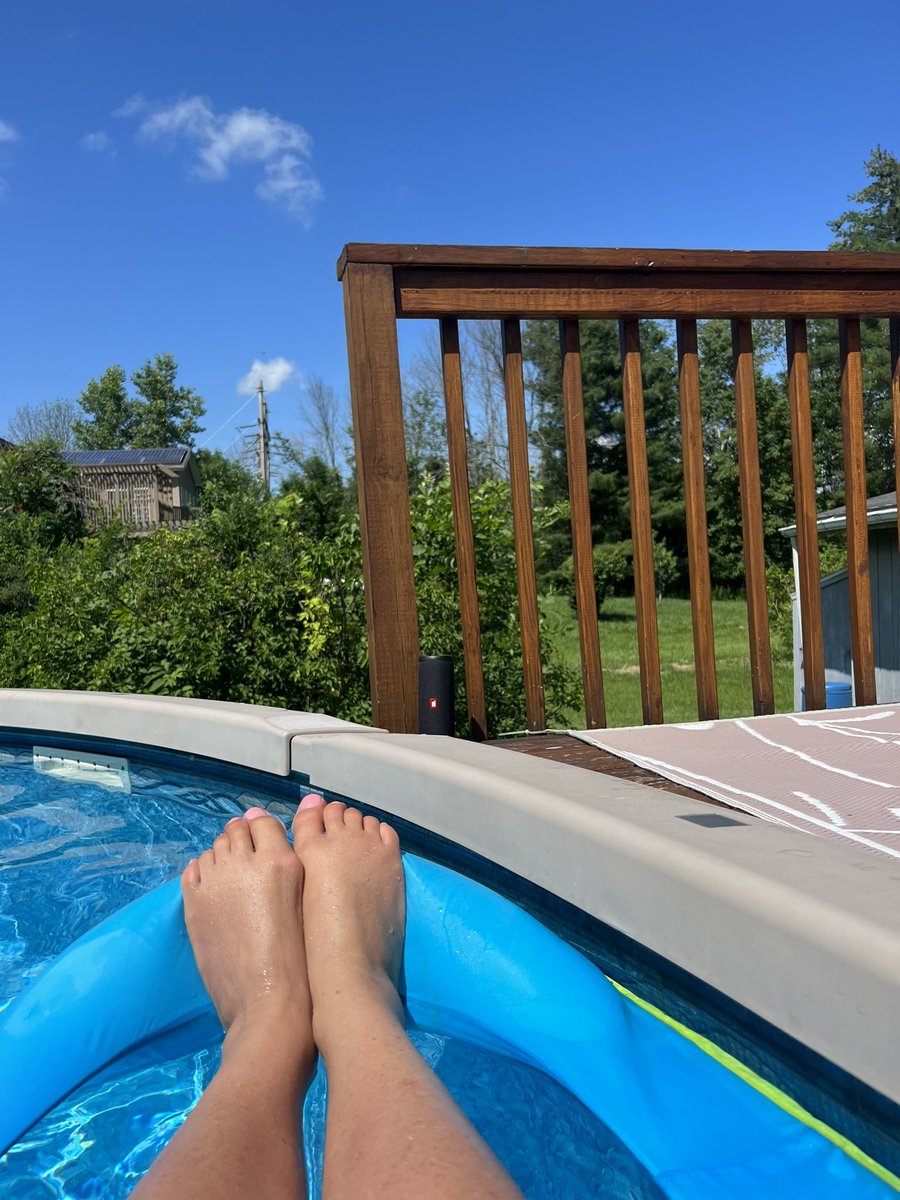 AnnMgajgirl's tweet image. And more festivities #lakelife #paradeofboats #bassfishin #jusrelaxin