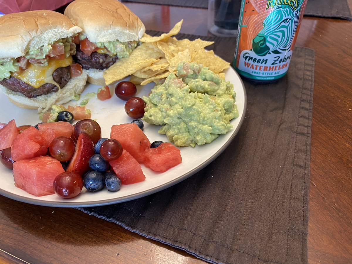 TurfSpartanLord's tweet image. Finished product plus the other meal for tomorrow’s dinner. #HolyGuacamole #ImStuffed 
@foundersbrewing OGreenZebra for the accompaniment.
