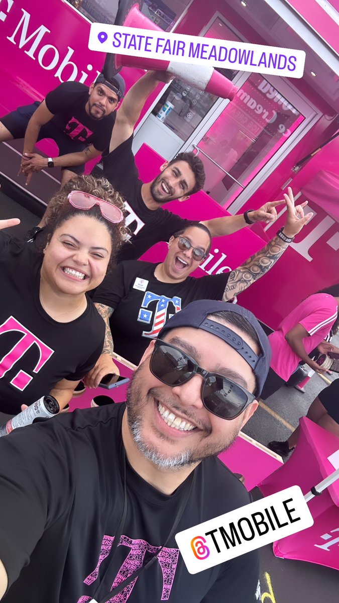 Day 2 with the <a href="/TMobile/">T-Mobile</a> Family #trucklife <a href="/SarahPaliz/">Sarah Paliz 🏳️‍🌈📸</a> <a href="/BronsonManley/">Bronson</a> <a href="/tmobilecareers/">T-Mobile Careers</a> #july4