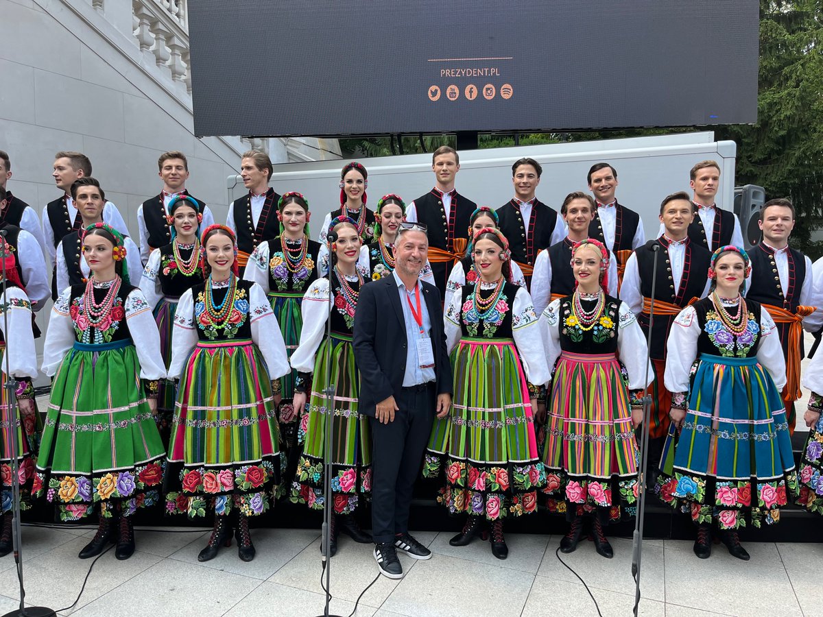 Together-Razem tweet media