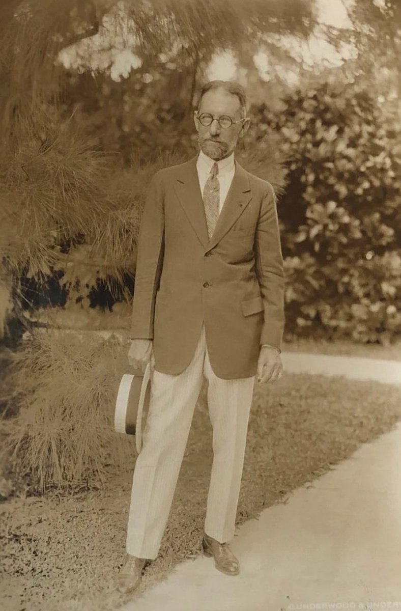 El expresidente cubano Aurelio Mario Gabriel Francisco García Menocal y Deop, más conocido simplemente como Mario García Menocal (Jagüey Grande, #Matanzas, 17 de diciembre 1866 - La #Habana, 7 de septiembre 1941)
#Cuba