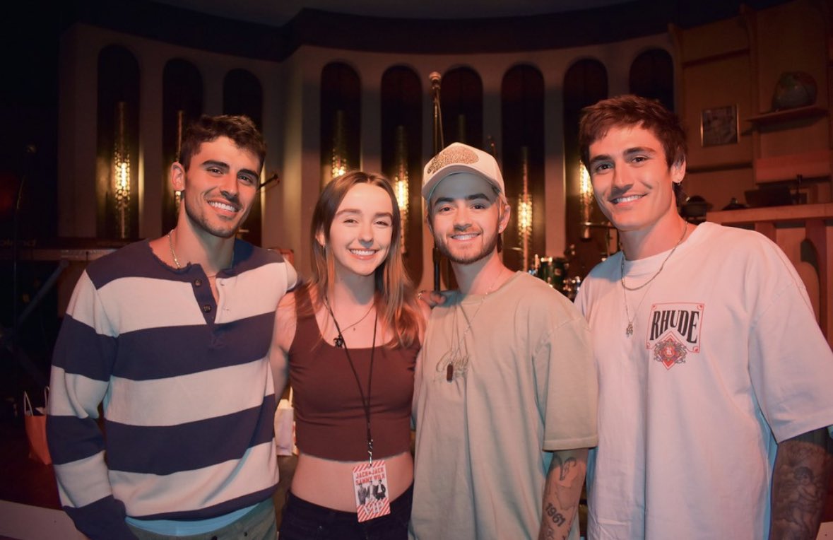 sincerejacks's tweet photo. long time no see 🫡 always a good time xoxoxo :) 💗 @jackgilinsky @JVCKJ @sammywilk https://t.co/GZLczoYYZO
