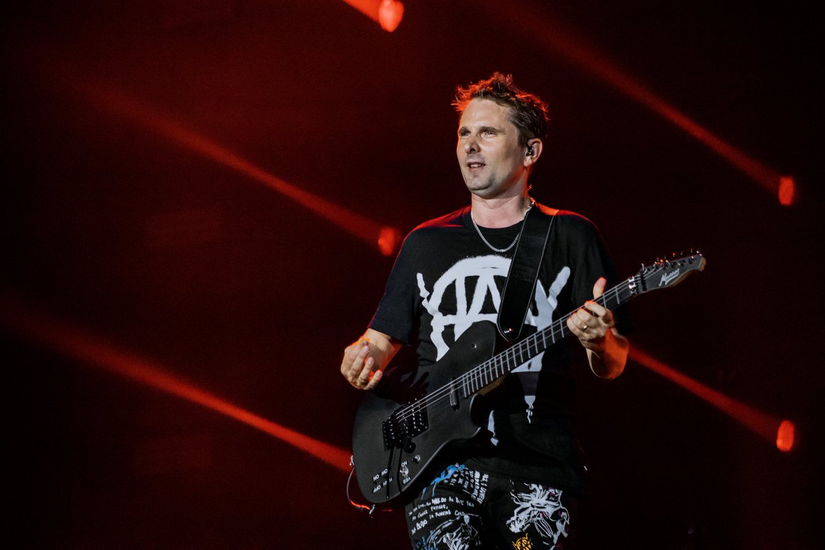LiveNationES's tweet photo. 🔥Muse revientan los Campos de Sport del Sardinero de Santander con un concierto de otra dimensión.

🔥23.000 fans han vibrado al ritmo de uno de los directos más espectaculares del rock actual

🔥Entradas agotadas

#añojubilarlebaniego #Cantabria https://t.co/ViqNoUoDsM