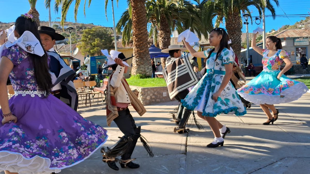 #Choapa #Canela Academia de cueca Nuevo Amanecer celebró el día del Cuequero en plaza ciudadana
Más detalles en goo.su/oMl0kS