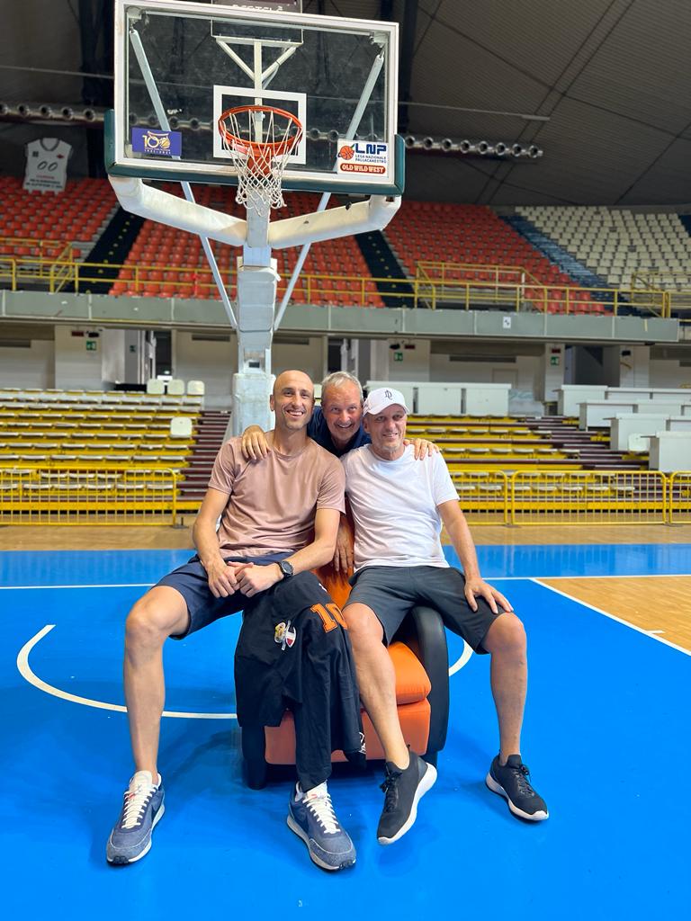 Como sino hubiera pasado el tiempo, amor eterno en Reggio Calabria <a href="/Viola_RC/">Viola ReggioCalabria</a>