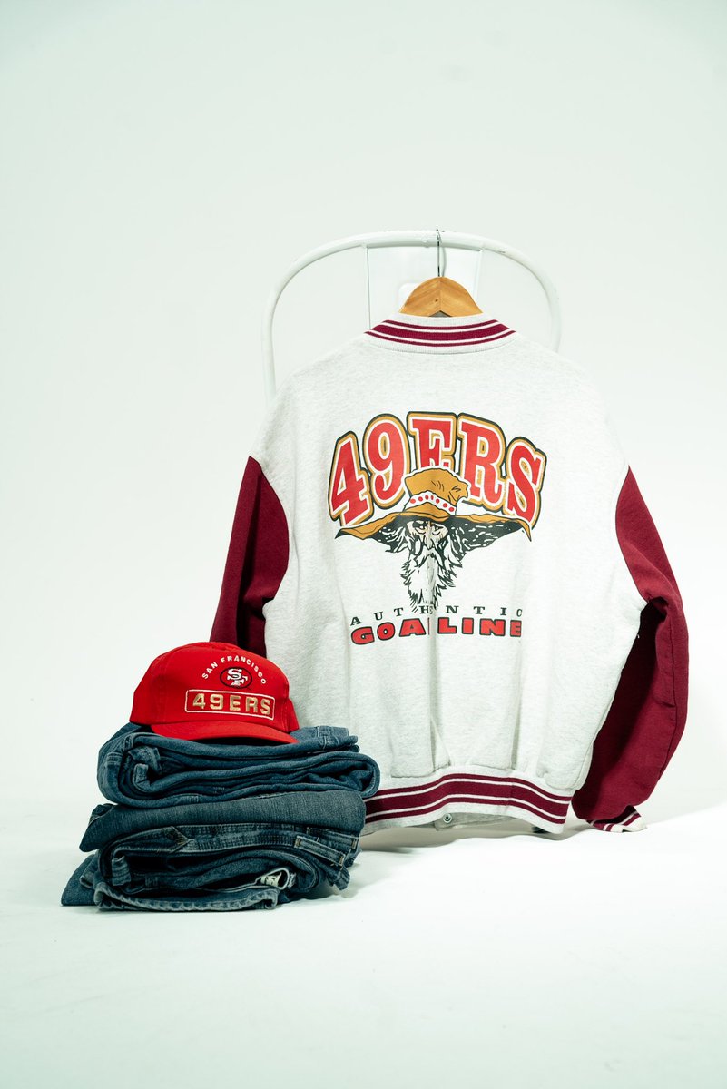 BootBrosVtg's tweet image. 07.06.23

60+ Pcs 

Our collection contains one of one vintage pieces, hand picked by us. Shop graphic tees &amp;amp; other rare vintage items. Drops this Thursday, July 6th at 4pm EST. 

🔗Bootbrosvintage.com

📸 @mikeyricks24