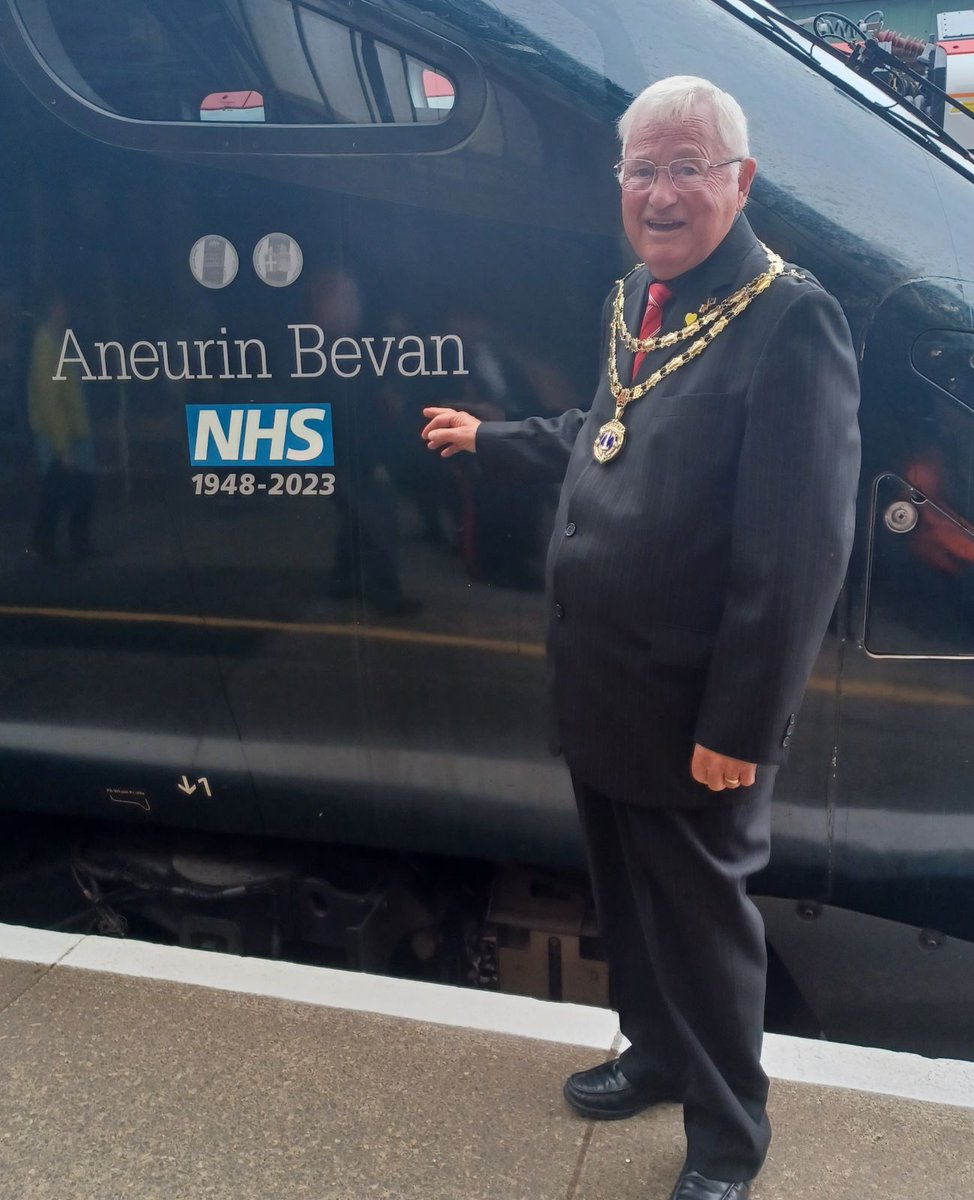 Happy 75th Birthday #NHS. Penblwydd Hapus 75 #GIG

The people working &amp; volunteering in all the services make the NHS possible.

<a href="/NHSuk/">NHS</a> <a href="/TredegarCouncil/">Tredegar Town Counci</a>
<a href="/BlaenauGwentCBC/">Blaenau Gwent CBC</a>
<a href="/AneurinBevanUHB/">Aneurin Bevan University Health Board</a>
<a href="/WGHealthandCare/">Welsh Government Health and Social Care</a>
<a href="/BevanFestival/">Bevan Festival</a>

#NHS75 #GIG75 #AneurinBevan
#Tredegar #TredegarWales