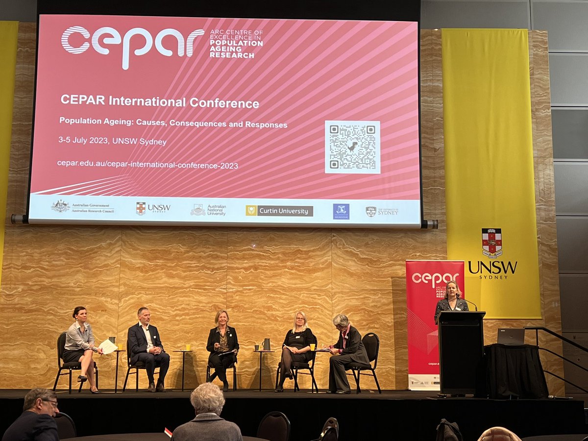 Prof @kaarin_anstey kicking off the 3rd day of @CEPAR_research International conference introducing the panel to discuss Feminising and Ageing Workforces: Implications for Research, Policy and Practice. #OlderWorkers #Gender @AgeingFutures